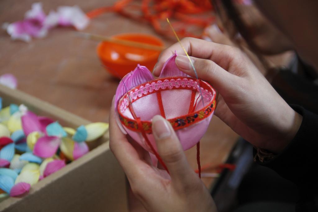 农学园艺学院开展"贺新年展灯彩艺术,学非遗增文化自